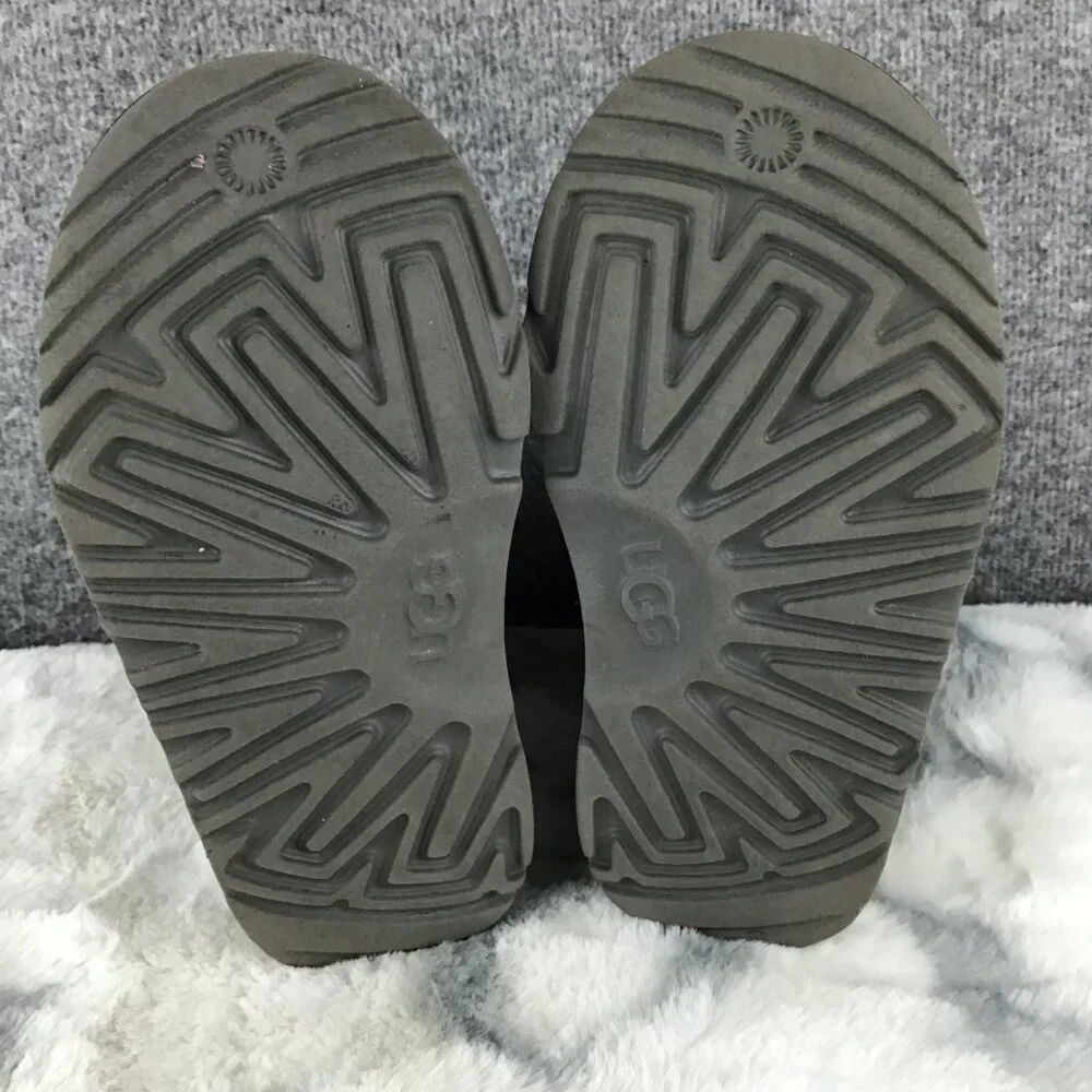UGG Boots‎ Kids Size 10 Gray and Metallic